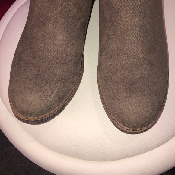 Chelsea Boot - Picture 9 of 10